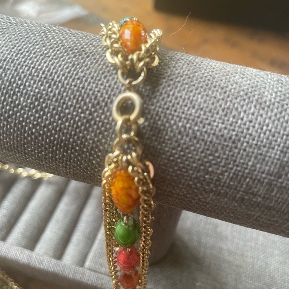 Gold chain and beaded necklace - Picture 2 of 3